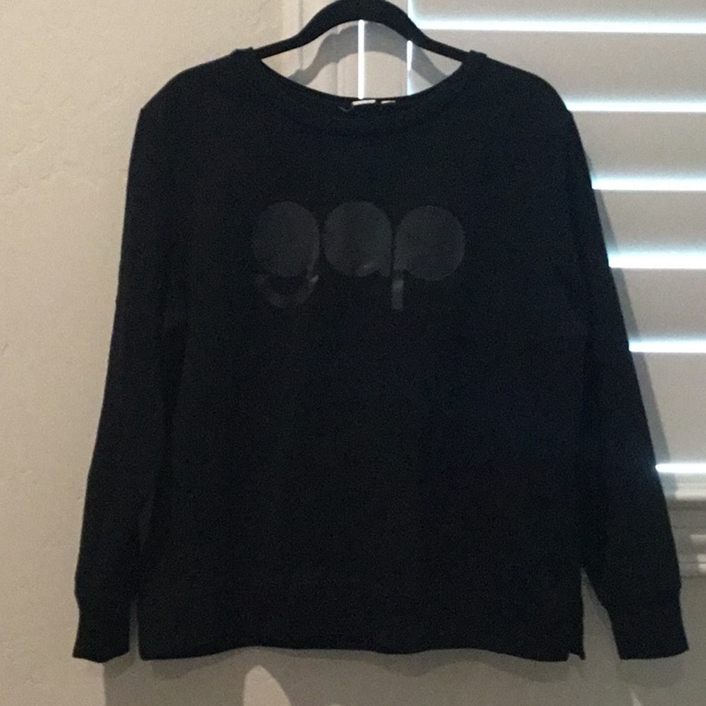 GAP Black Crewneck Sweater with Minimalist Design